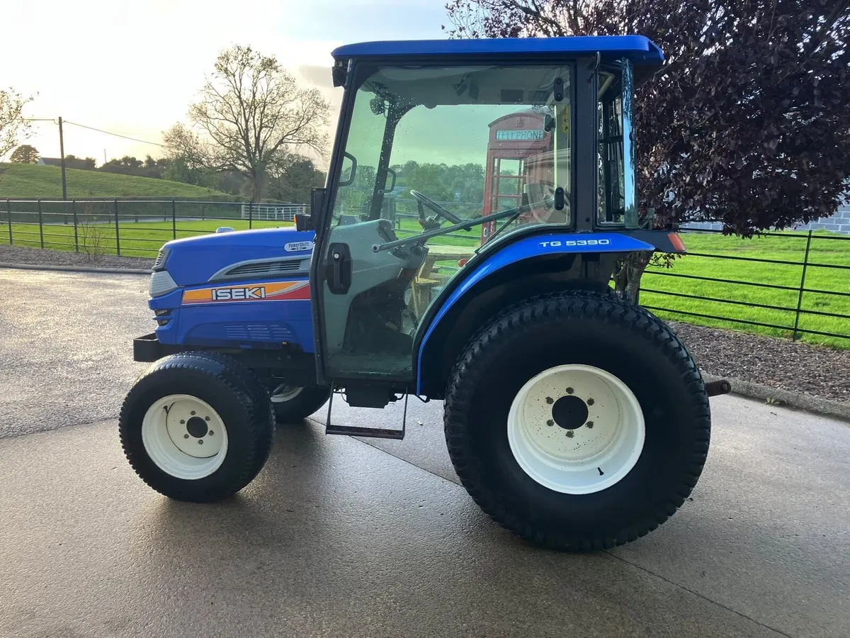ISEKI 4WD COMPACT TRACTOR - Image 2