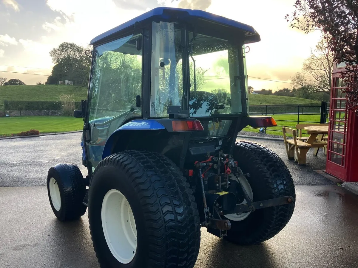 ISEKI 4WD COMPACT TRACTOR - Image 3