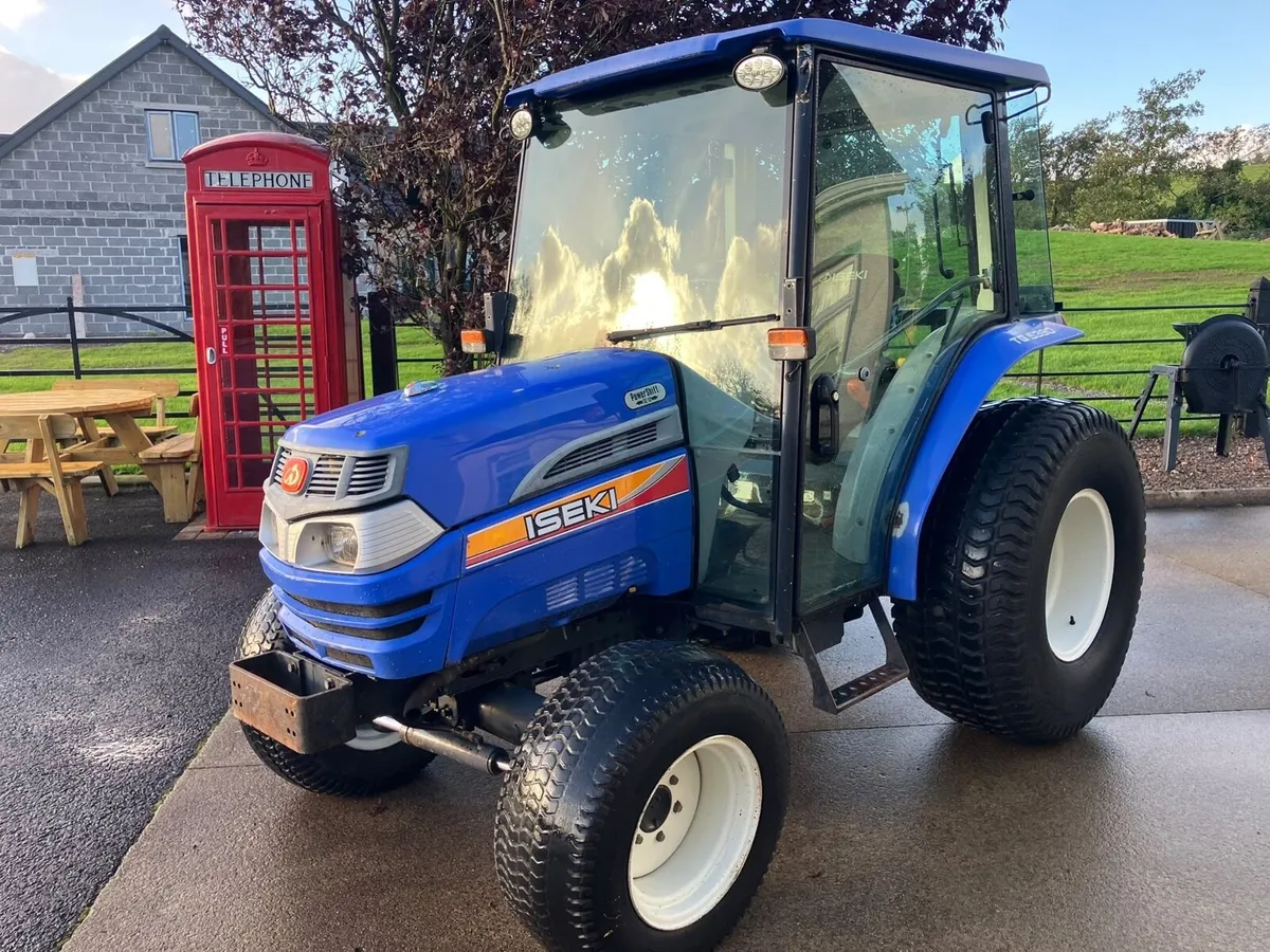 ISEKI 4WD COMPACT TRACTOR - Image 1