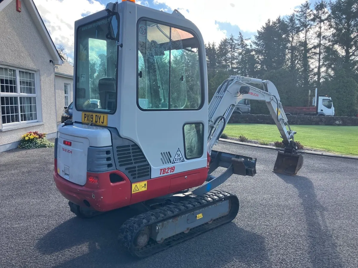 2019 Takeuchi 2 Tonne Digger - Image 4