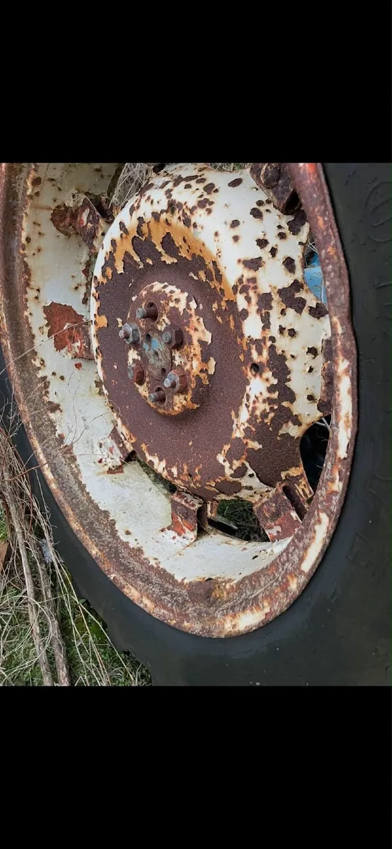 Ford Tractor - Image 2