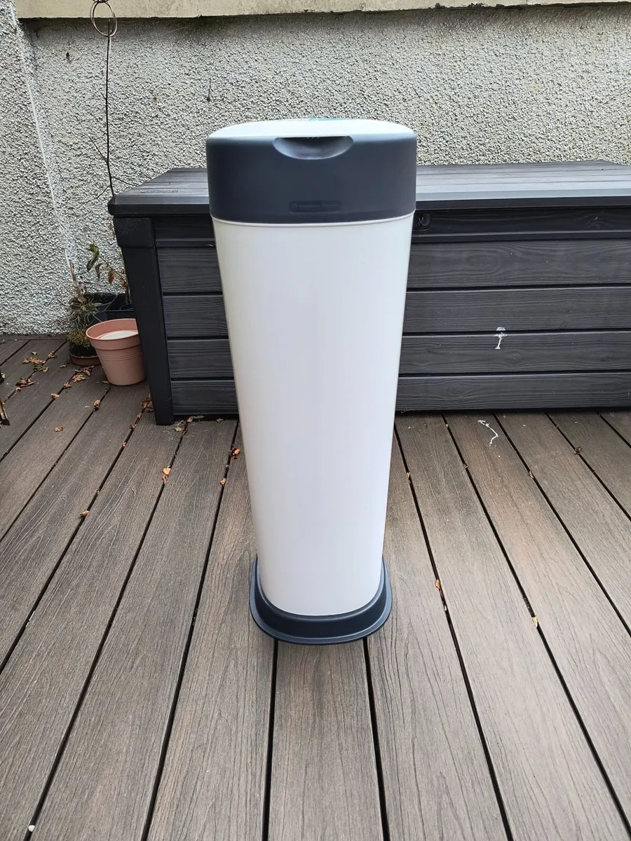 Tommee Tippee Twist & Click XL Nappy Bin - Image 1