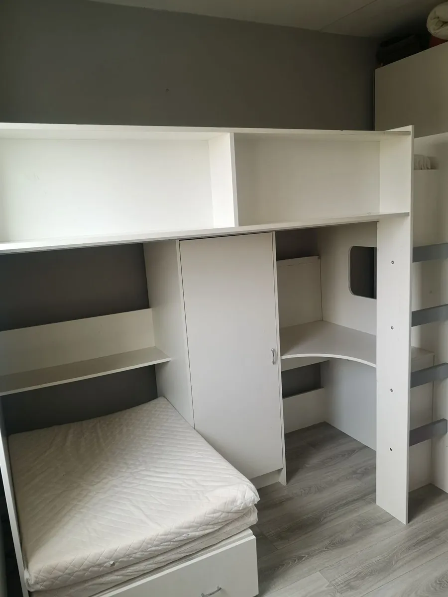 Bed - Image 3