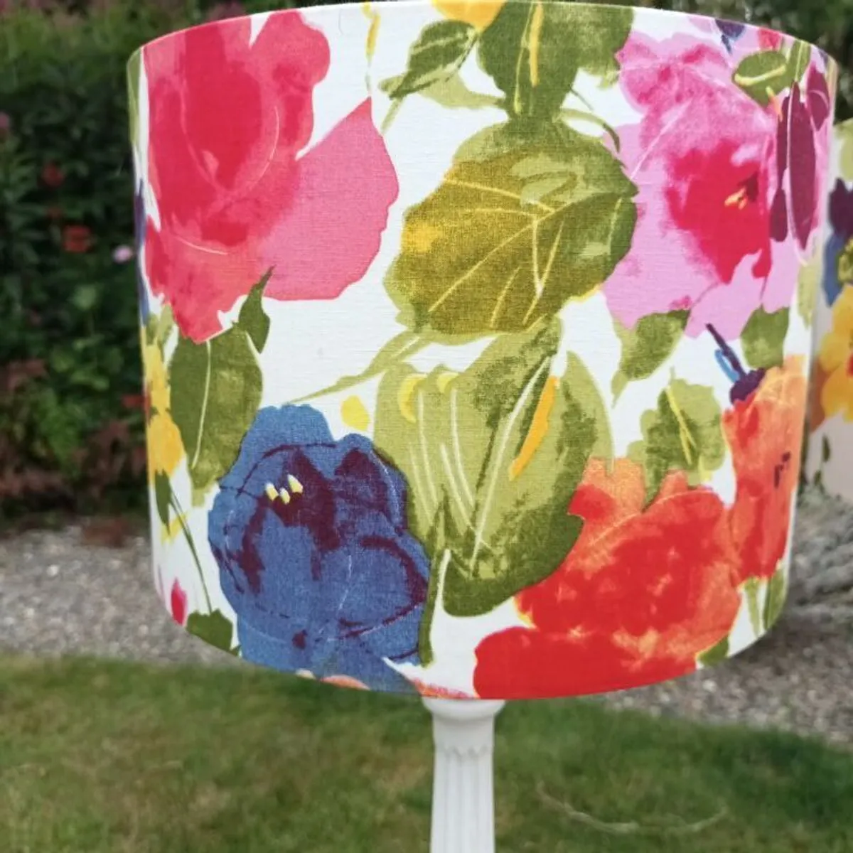 Pair of floral table lamps - Image 4