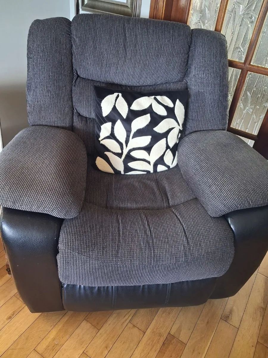 Couch - Image 2