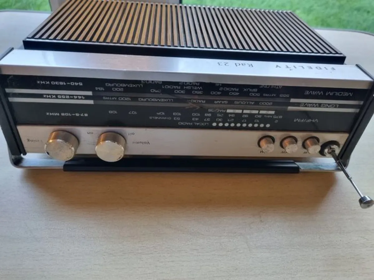 Fidelity Rad 23,a classic British transistor radio - Image 4