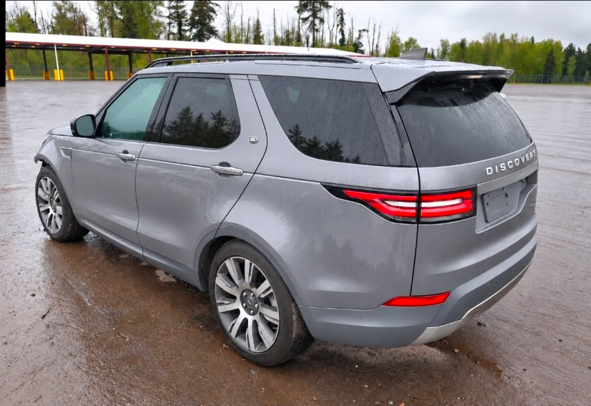 Land Rover Discovery 5