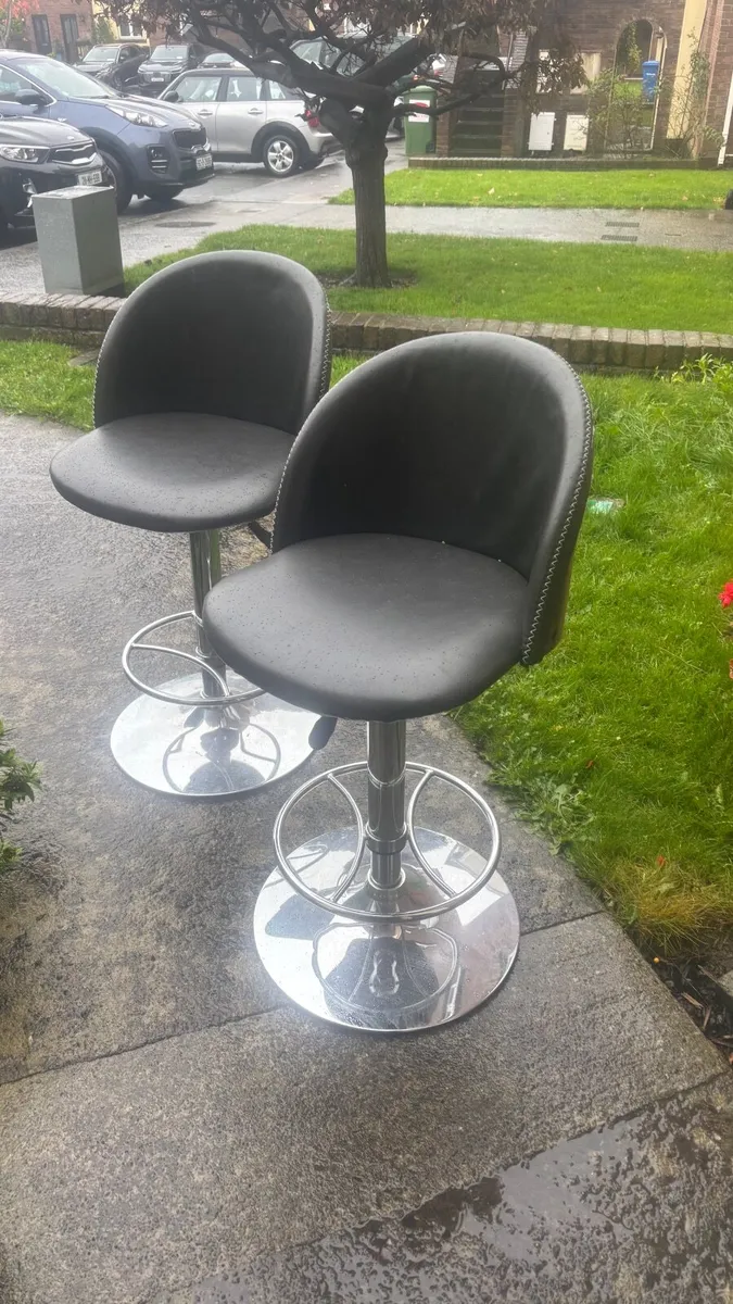 Breakfast bar stools