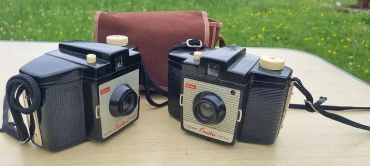 Two Kodak Brownie Cresta cameras - Image 2