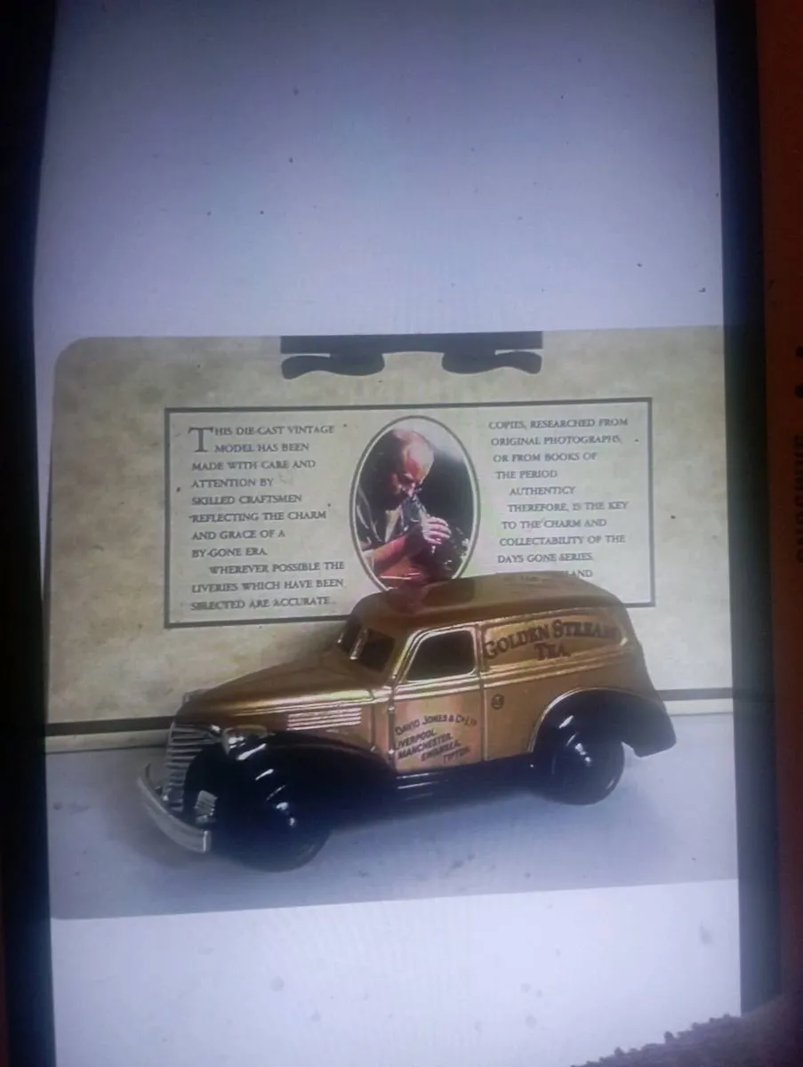 LLEDO DAYS  GONE 1939 CHEVROLET  PANEL VAN - Image 4