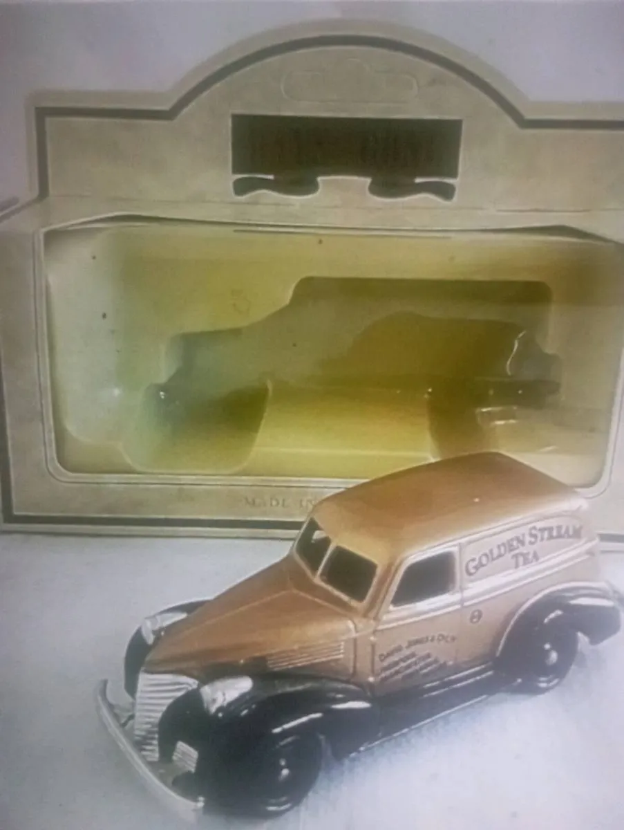 LLEDO DAYS  GONE 1939 CHEVROLET  PANEL VAN - Image 1
