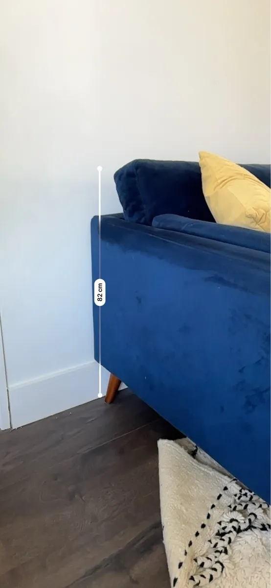 Navy velvet sofa - Image 4