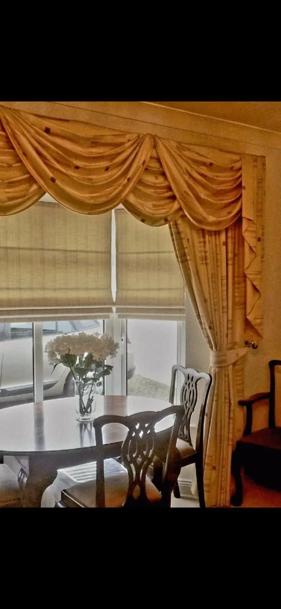 Complete Antique Mahogany Dining Suite - Image 3