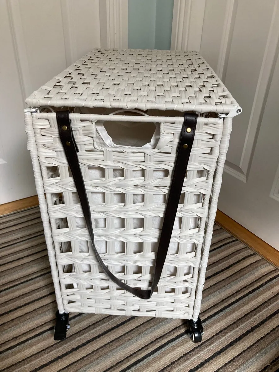 New Songmics Laundry Hamper - Image 2