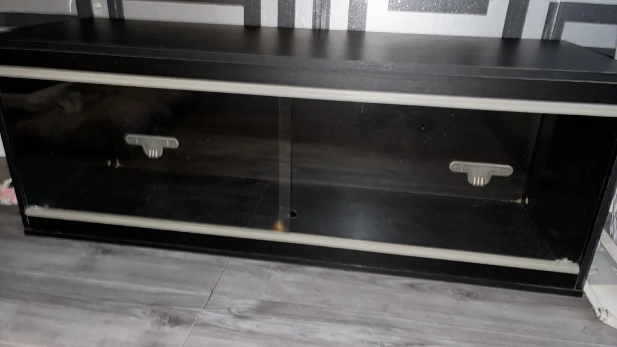 Reptile tank