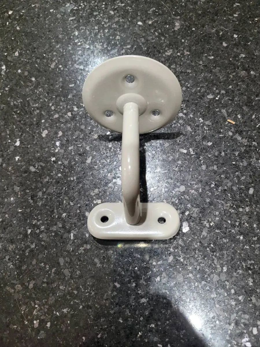 Handrail support bracket - Image 1