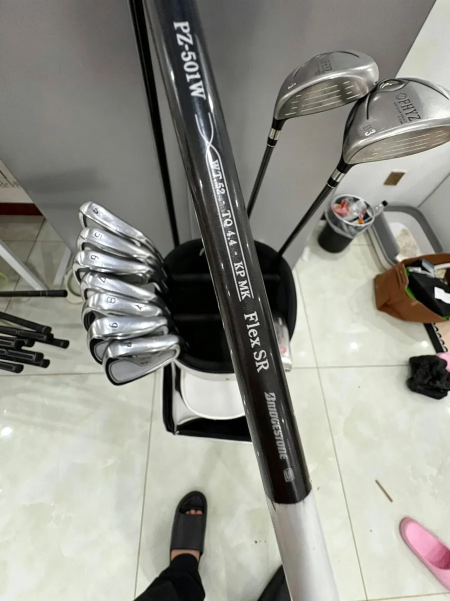 Used Bridgestone Men’s Full Golf Set 11 Clubs | 3 - Image 4