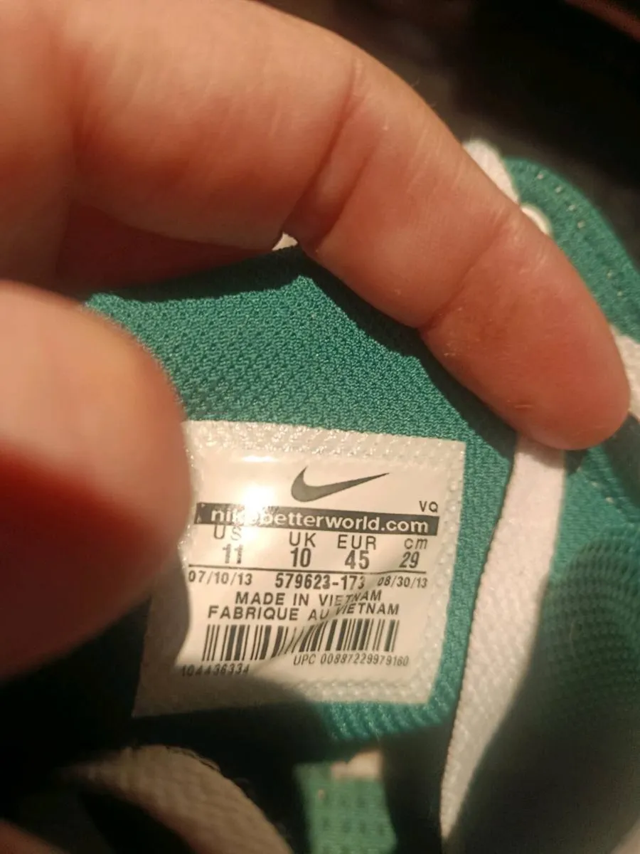 Nike runners size 10 - Image 3