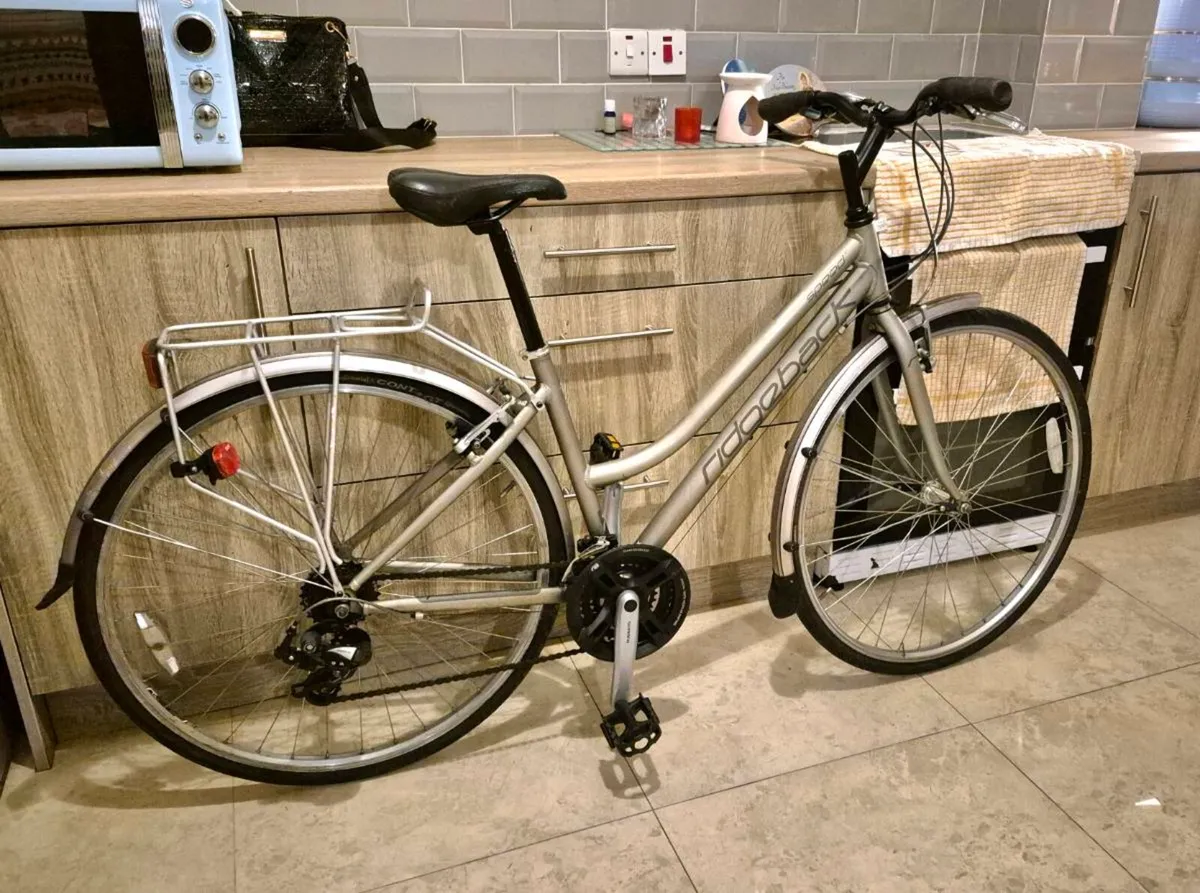 LADIES RIDGEBACK METRO BIKE
 SPEED 18" OPEN FRAME - Image 1