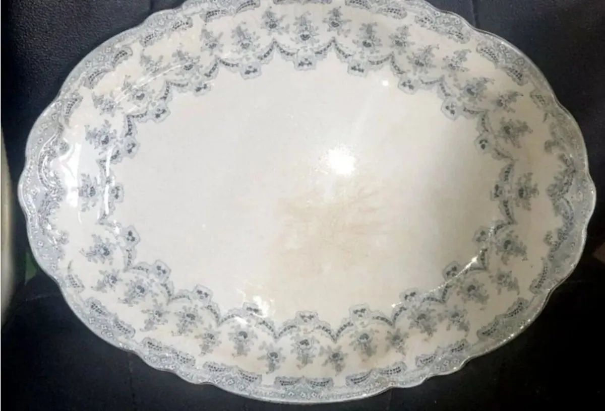 Antique John Maddock & Sons Platter Set (3 Pcs) - Image 1