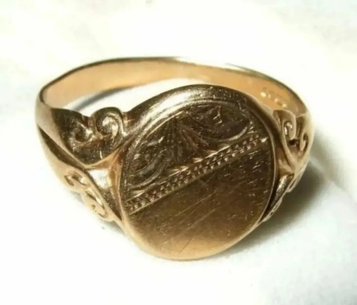 Vintage Hallmarked 9ct Gold Gentlemans Ring - Image 2
