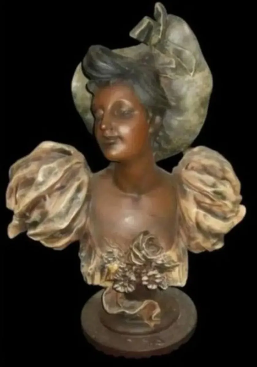 Substantial Vintage Bust 'Libellule' - Image 2