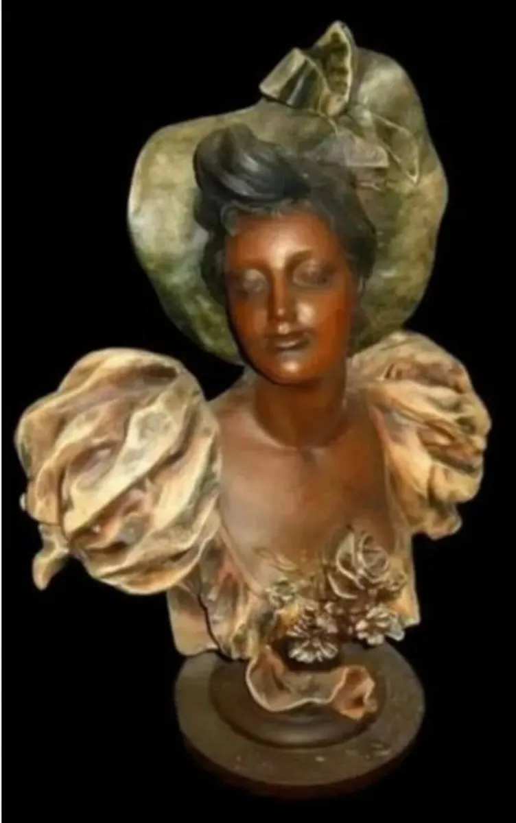 Substantial Vintage Bust 'Libellule' - Image 4