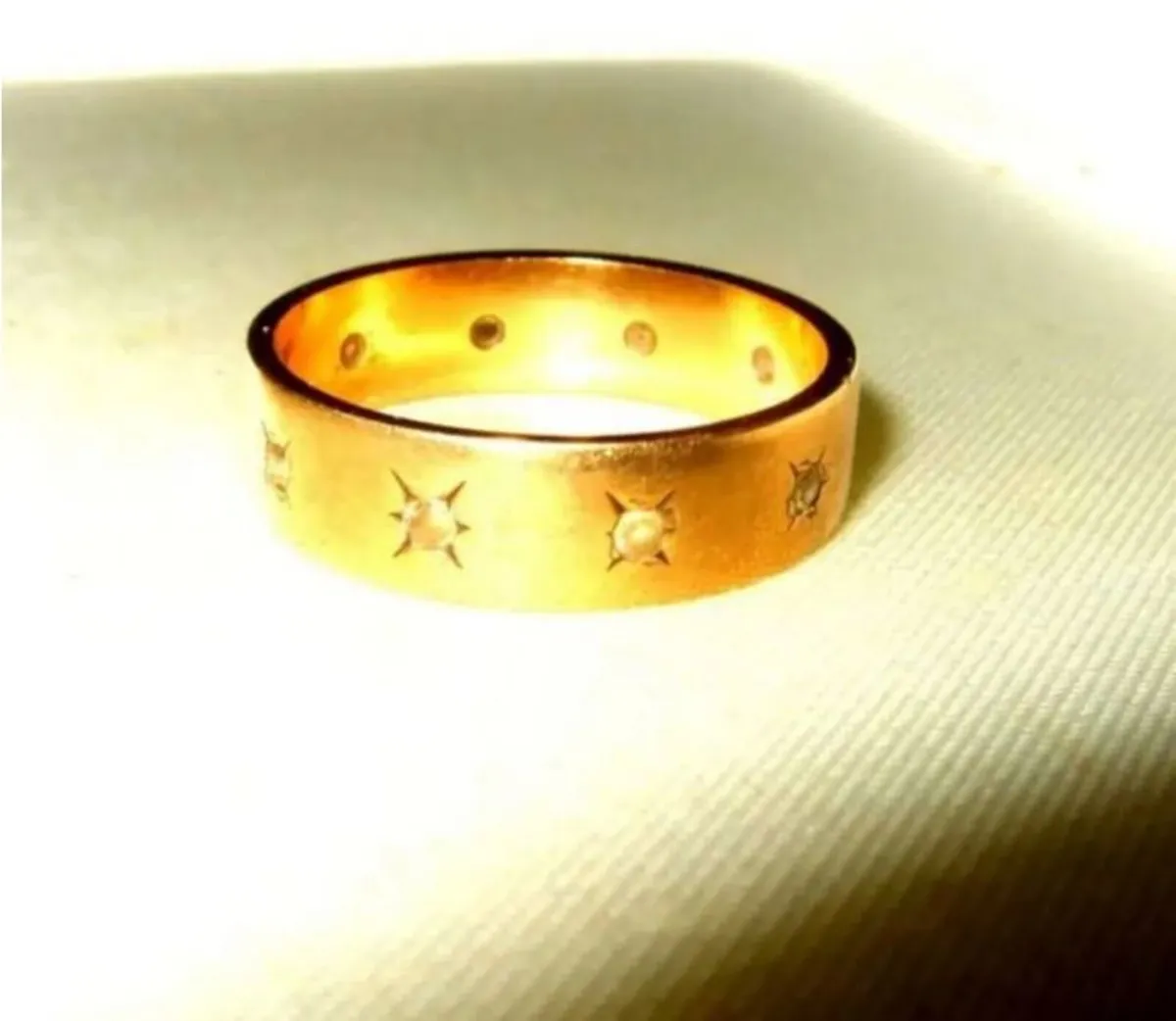 Vintage Hallmarked 9ct Gold/Diamond Ring - Image 3