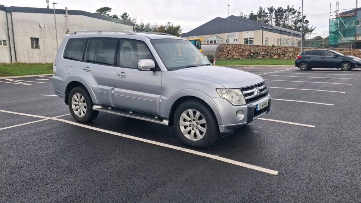 Mitsubishi Pajero 2010 - Image 1