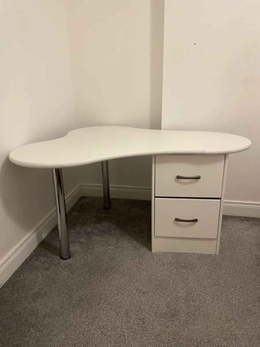 Handmade Curved DesK - Image 1