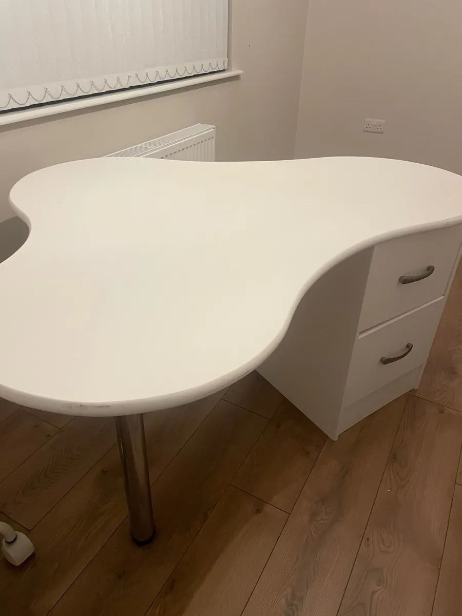 Handmade Curved DesK - Image 2