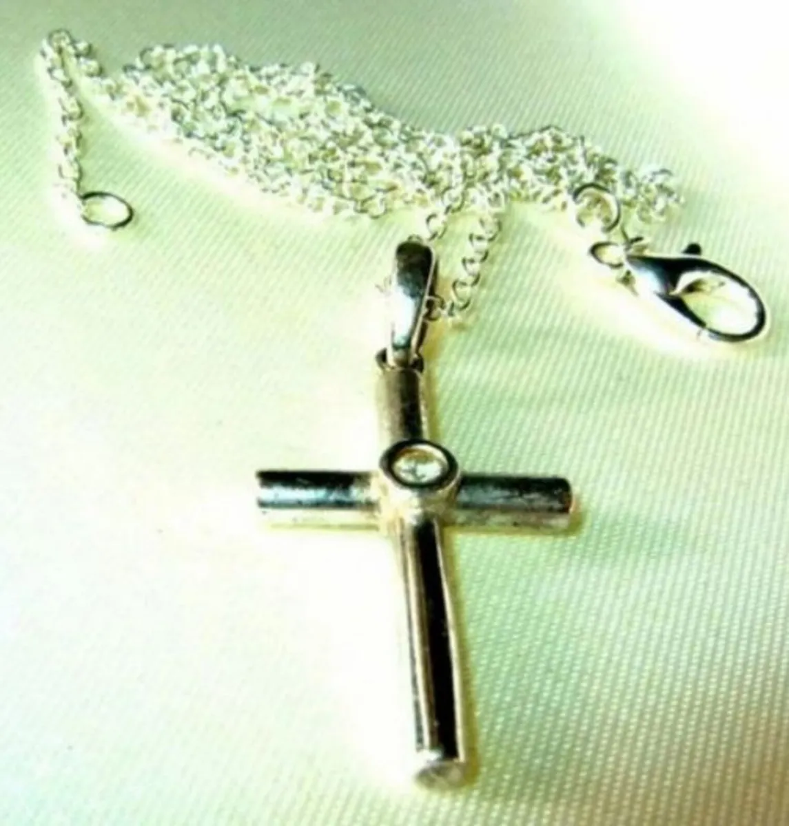 Vintage Hallmarked 9ct Gold Diamond Cross & Chain - Image 2