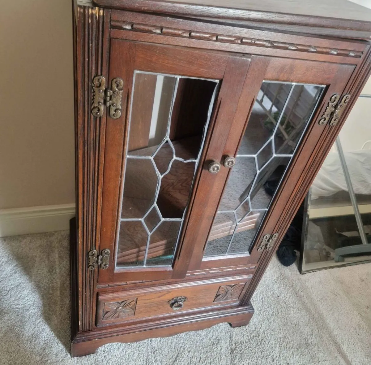 Cabinet - Image 1
