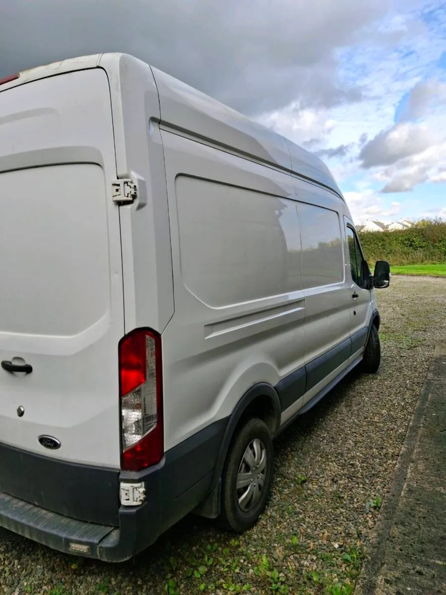 Van - Image 4