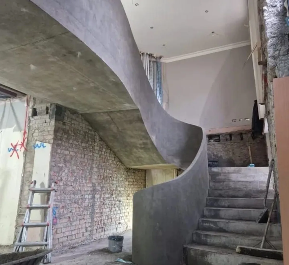 Concrete stairs - Image 1