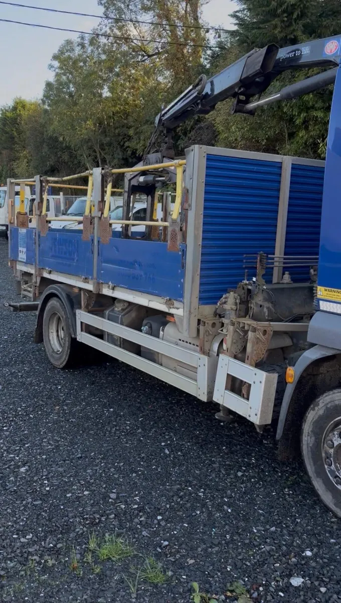 2017 DAF 45/210 Dropside with Crane 12Ton - Image 3