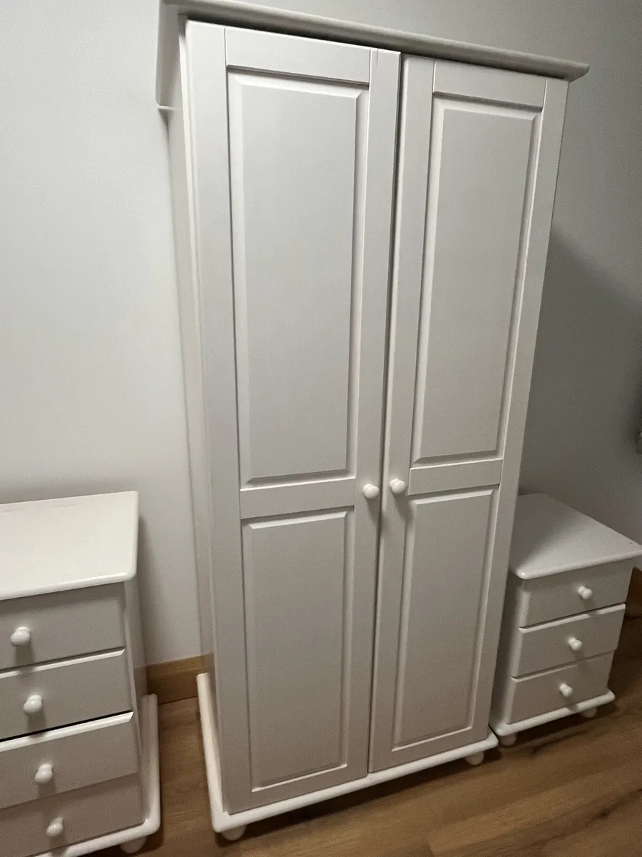 Furniture Set - Image 3