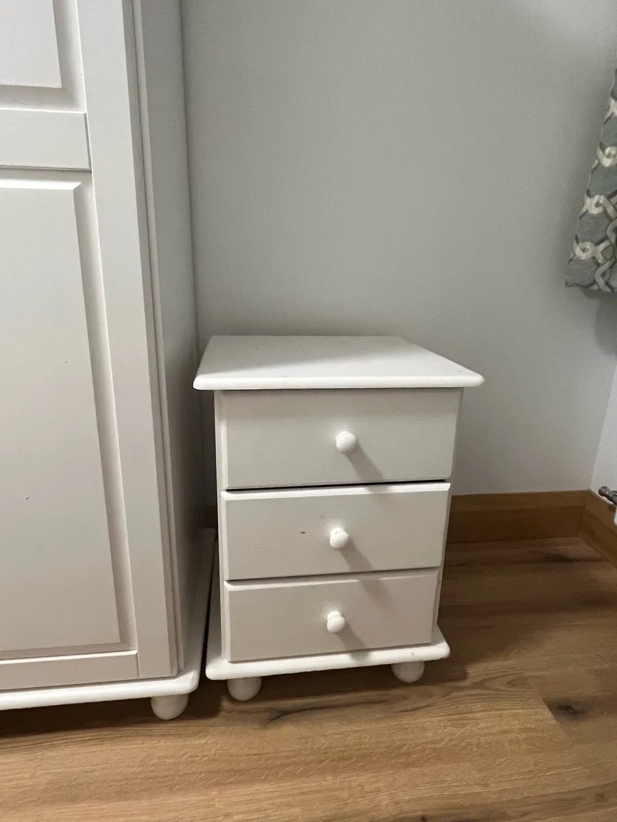 Furniture Set - Image 4