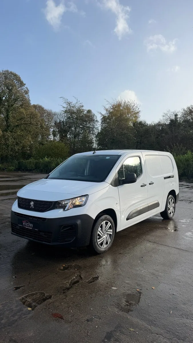 2022 (221)Peugeot Partner XL Long Wheelbase - Image 1