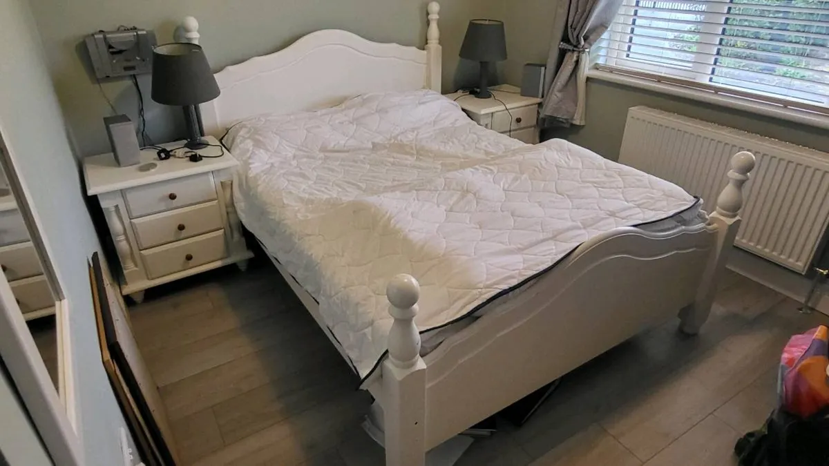 Bedroom suite