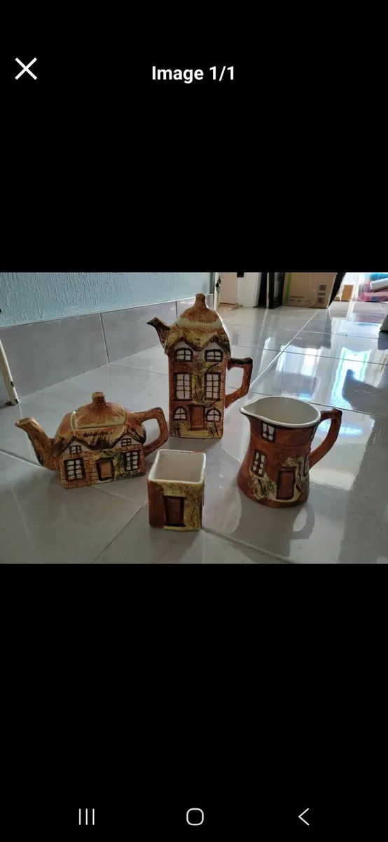 Vintage Cottage tea / coffee set
