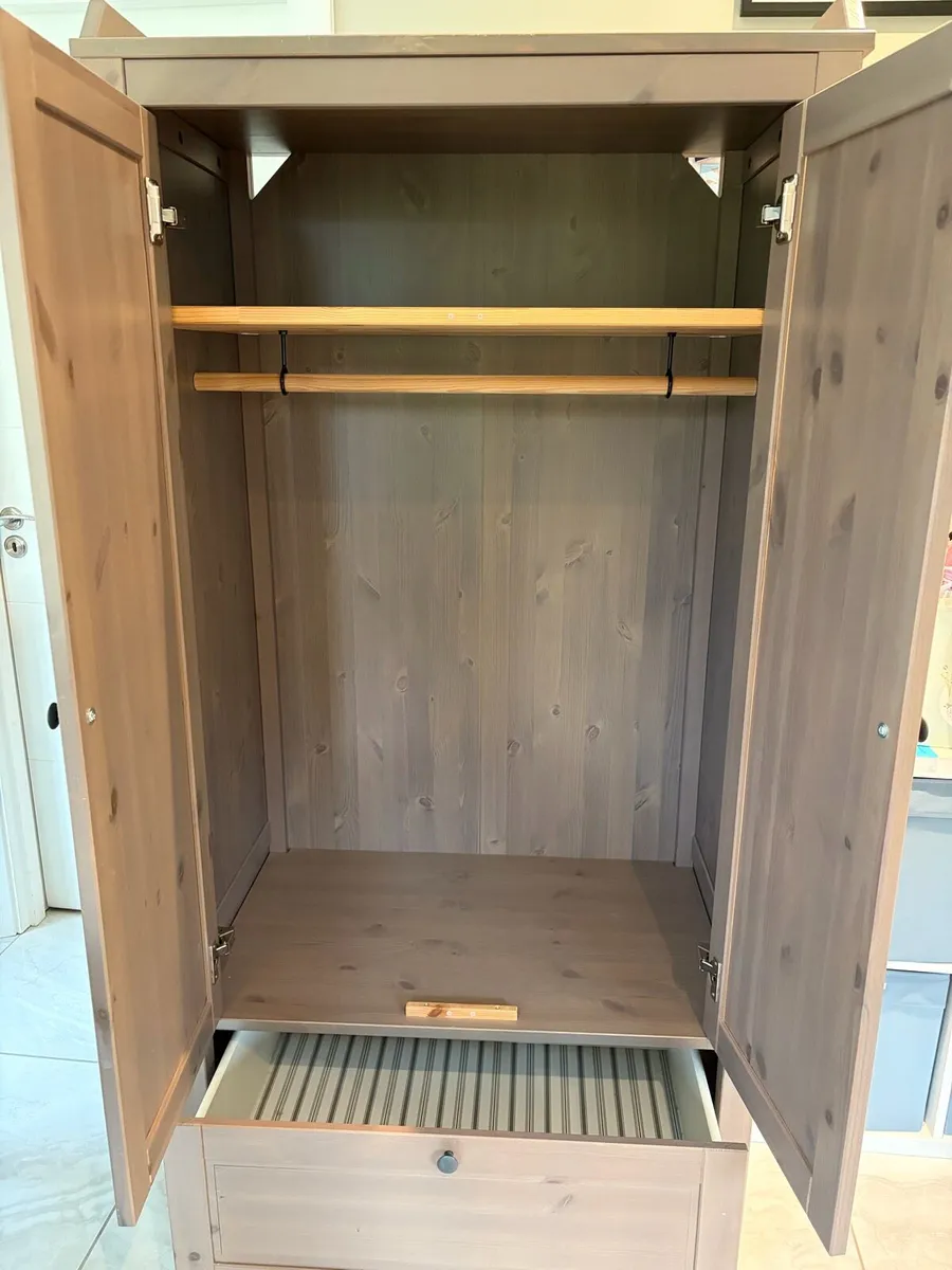 Kids Wardrobe - Image 2