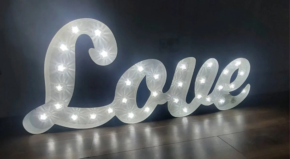 Light Up Love Sign - Image 1