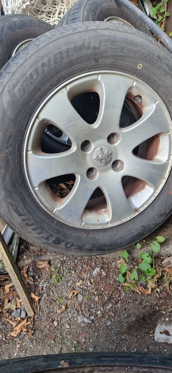 Alloy wheels - Image 1