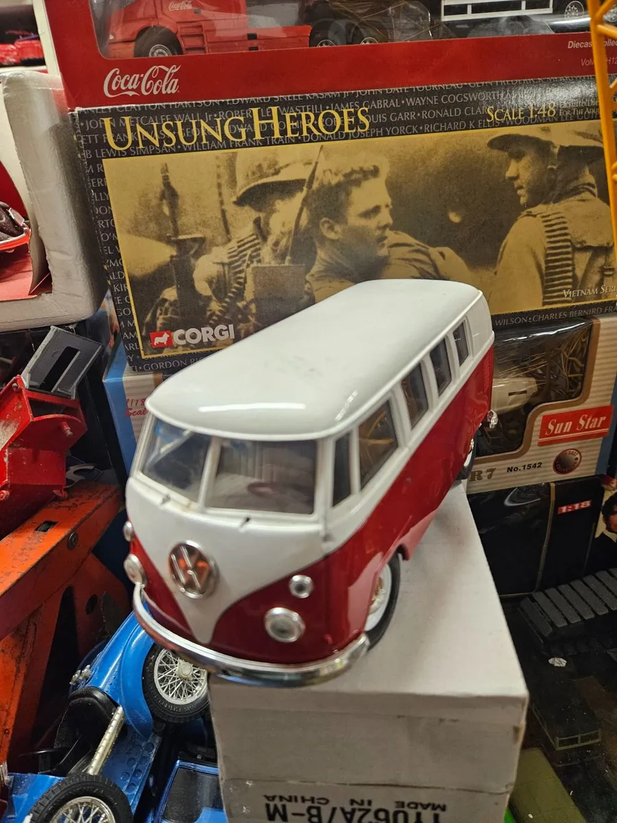 Corgi Solido VW Van 1.18 - Image 1