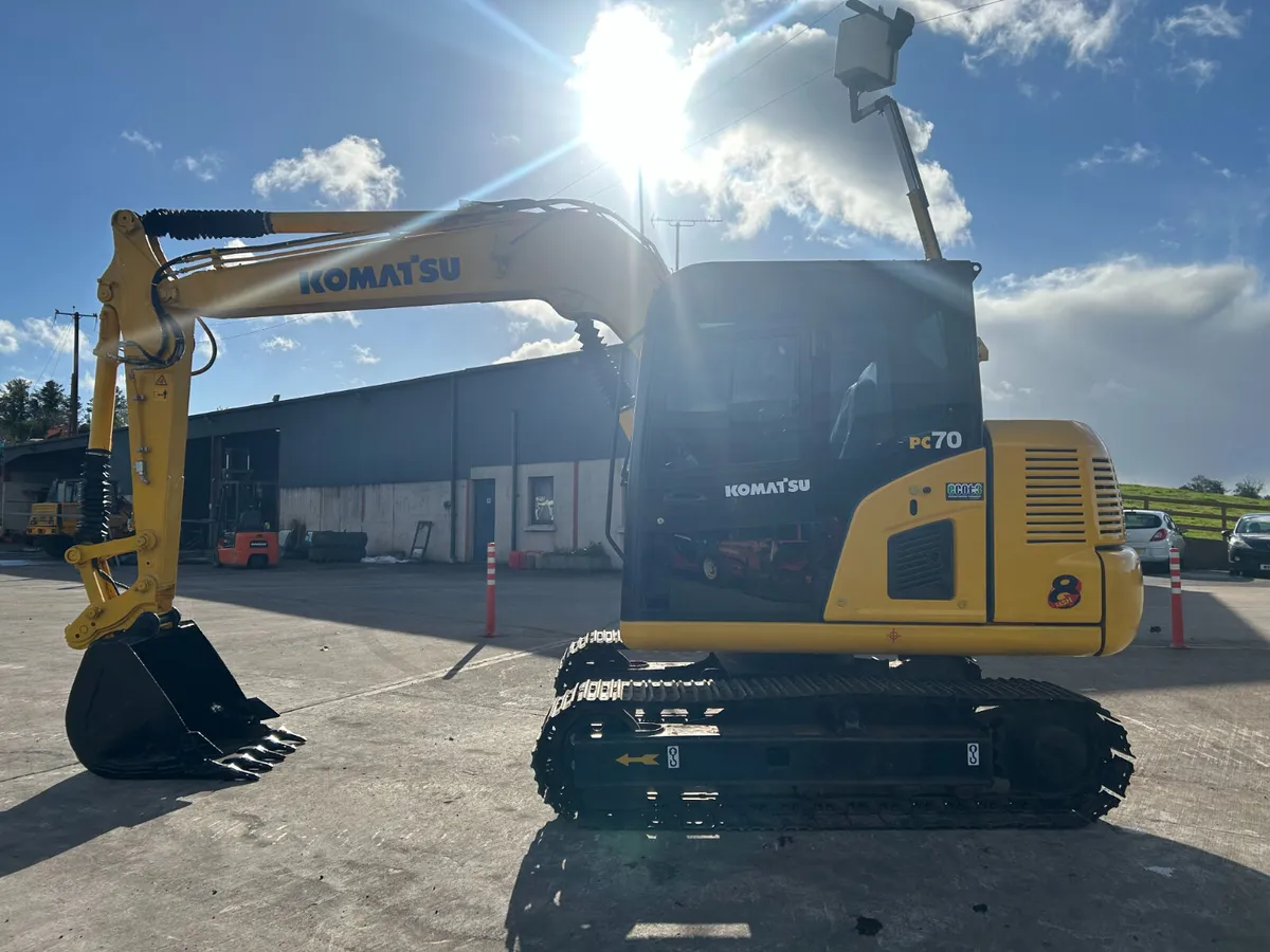 2017 Komatsu PC 70-8 - Image 2