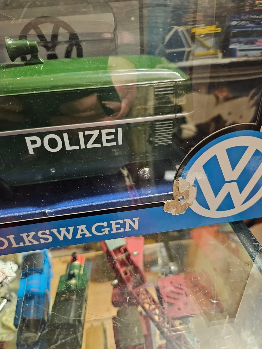 Corgi Motormax VW Police Van 1.24 - Image 4