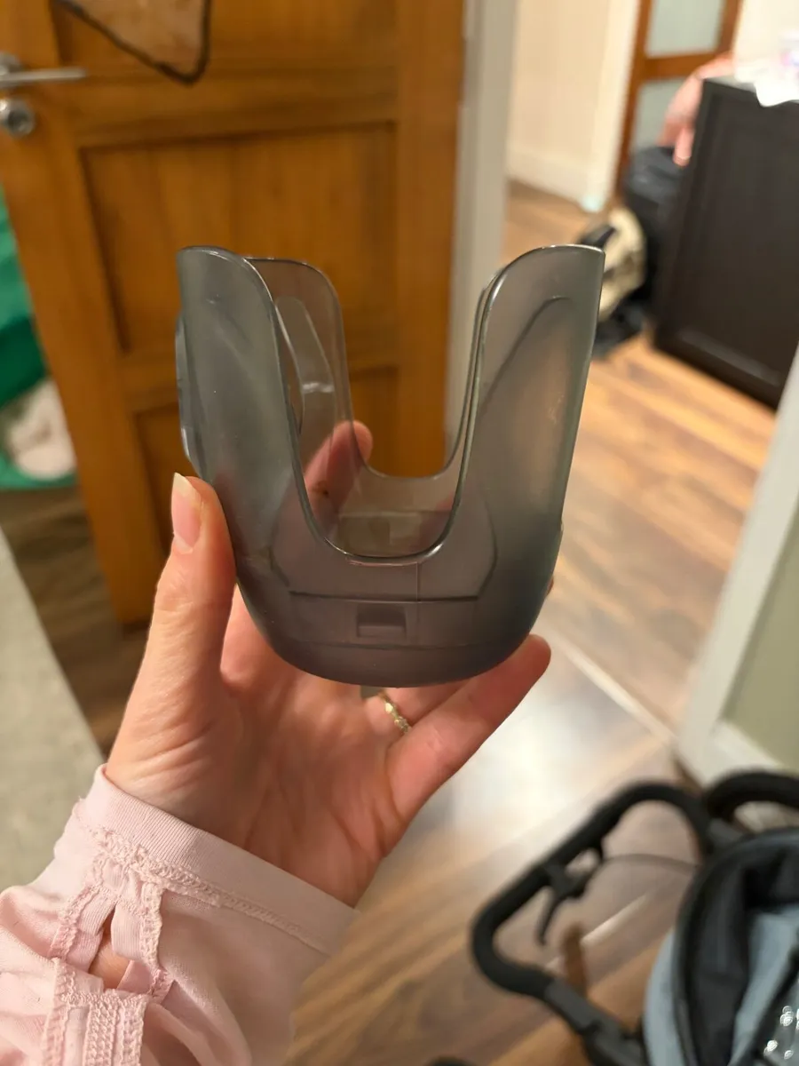 Uppababy Vista V2 travel system - Image 2