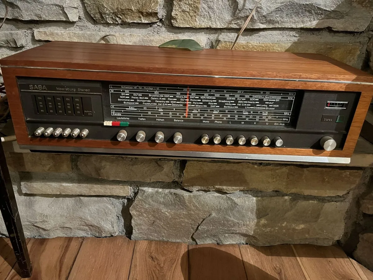 vintage radio - Image 2