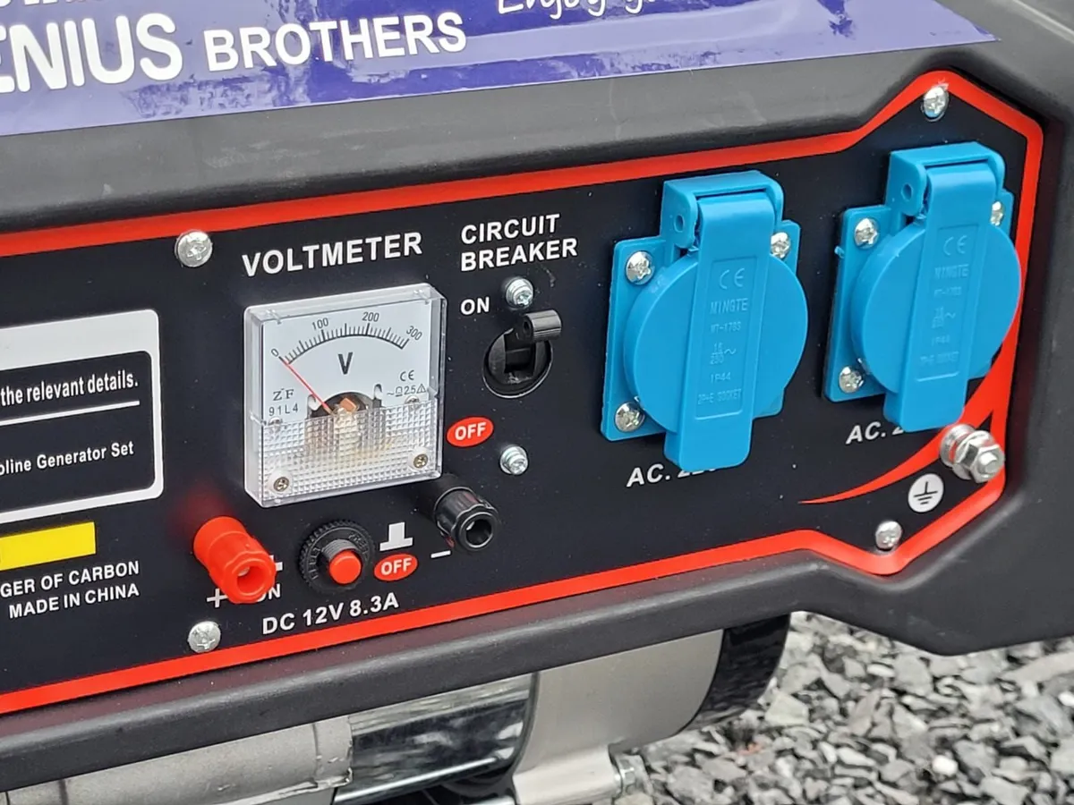 Professional Silent 7.5 HP Petrol Generator 2.5KW - Image 3